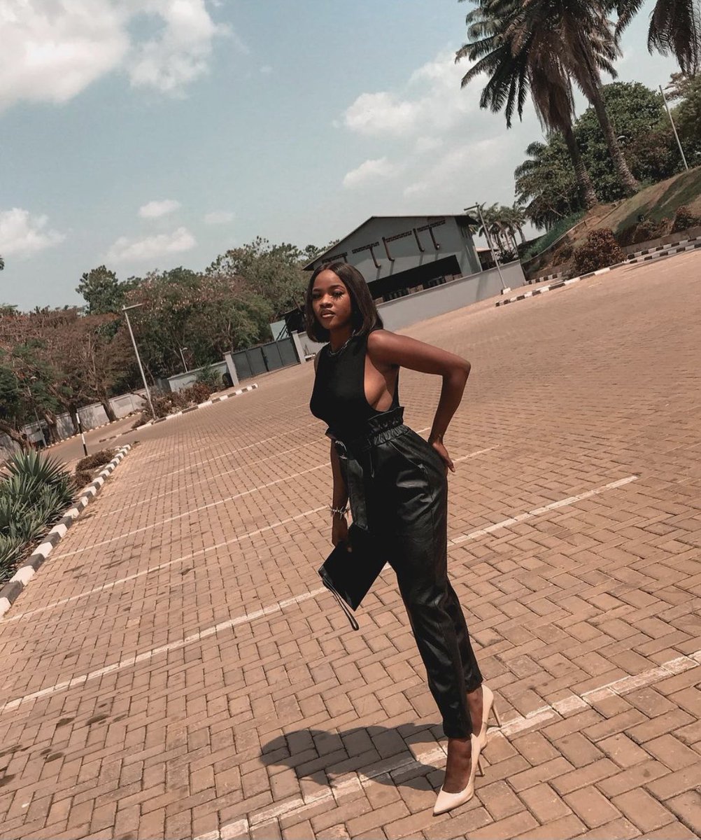 PayPorte's tweet photo. Slay or be slayed! @bola_montana serving looks π₯π§‘
π: FAUX LEATHER HIGH WAISTED BELTED TROUSER
Size: One
Color: Green, Pink, Black
Price:
π³π¬: β¦ 8,500
π¬π:GHβ΅ 145
π°πͺ:KES 2550
πΊπΈ:$ 23
#payporte #shoppayporte #diva #classy #modaclub #fashionstoreinlagos #fashionstore https://t.co/s9TmSyySYv