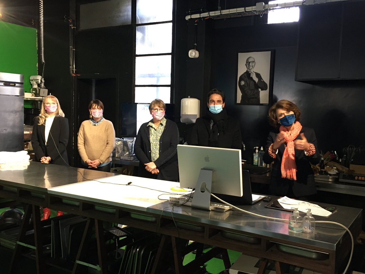 Au Piano des Chefs cet après-midi où <a href="/ArnaudRobinet/">Arnaud Robinet</a> a pu remercier les étudiants de l’école Tunon pour l’organisation du Lien : un événement intergé qui valorise les liens entre les infirmières libérales et les seniors rémois isolés, qui concrétise un beau projet solidaire !