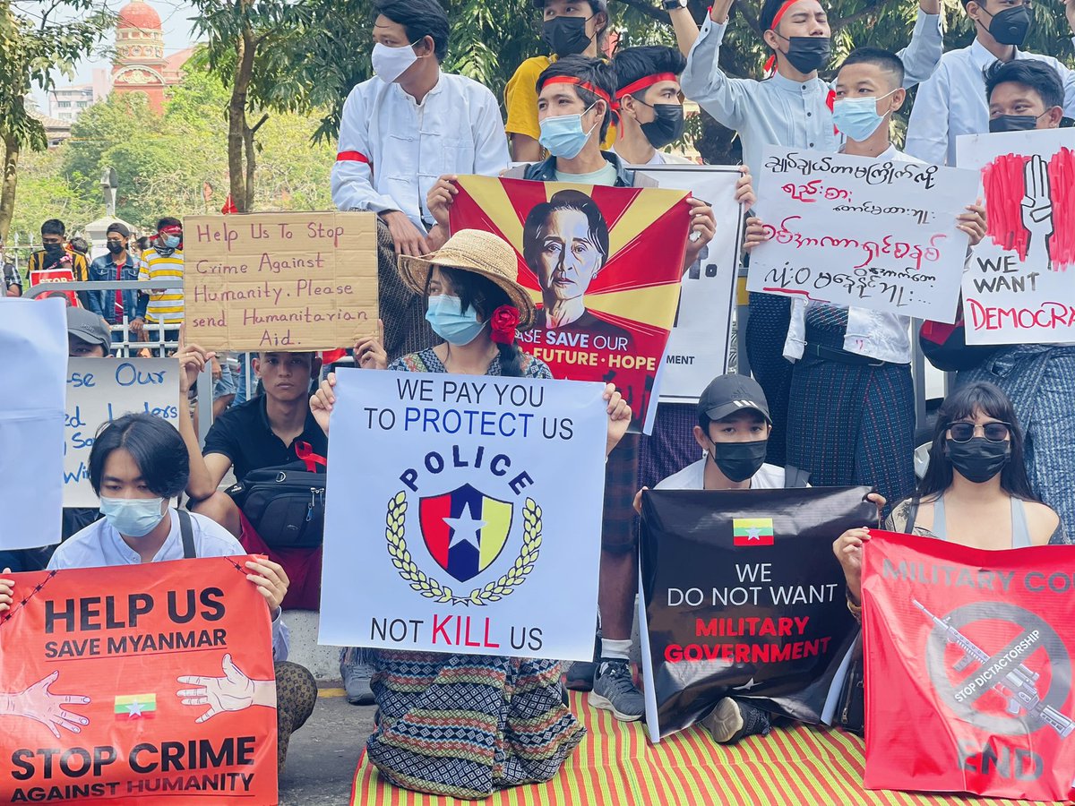 Mhue58535610's tweet photo. #justiceformyanmar #SAVEMAYANMAR  We deserve Democracy  We are totally against military coup ! https://t.co/rEZEuUjNdU