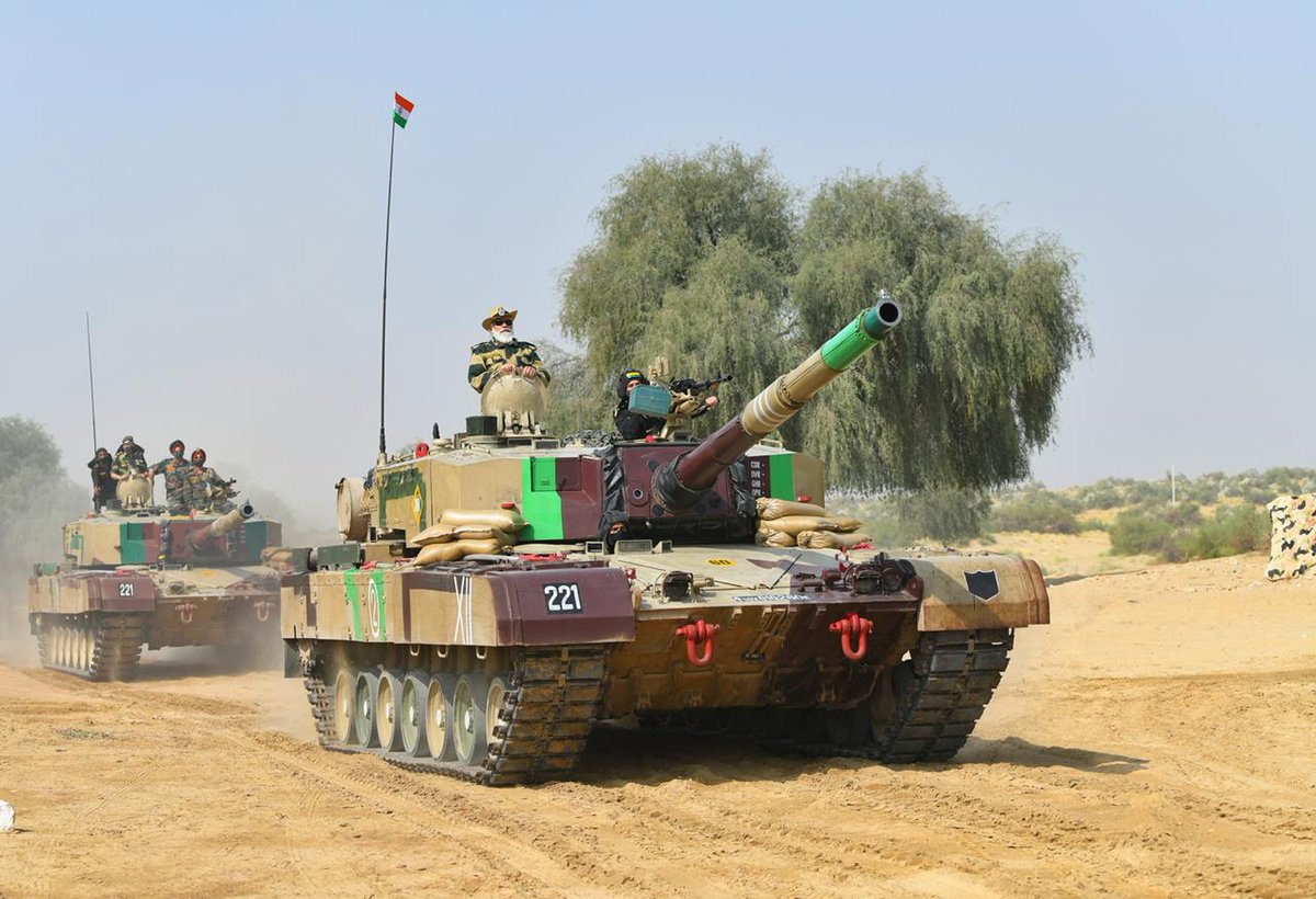Defence_Squad_'s tweet image. Prime Minister Narendra Modi will symbolically hand over the first 118 Arjun Mark 1A main battle tanks (MBT) to Army chief General MM Naravane at a function in Chennai on Sunday.
#IndianArmy #ArjunTank #ArjunMK1A #Jaihind