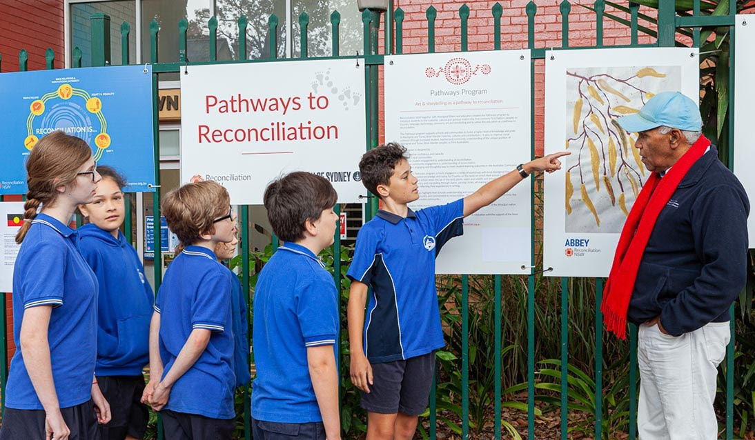 EspaciosInterG's tweet image. Nos ha emocionado este hermoso proyecto que forma parte de un ambicioso  #PlanIntergeneracional que abanderan las escuelas públicas para que los adolescentes conecten con las generaciones mayores en Australia #ArteUrbano #PoesiaUrbana #EscuelaAbierta espaciosintergeneracionales.com/proyecto-inter…