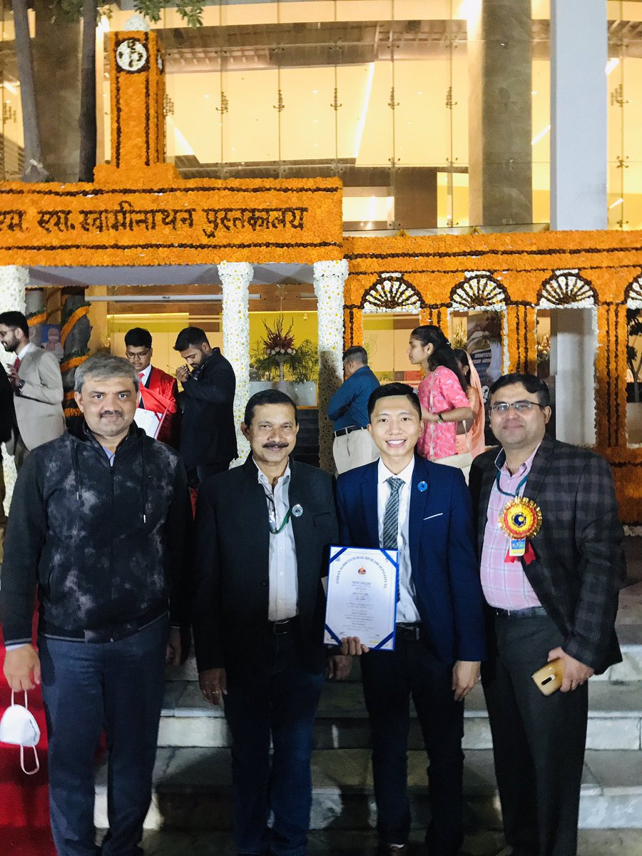 ducstat's tweet image. Graduation Day Feb 12, 2021
My life so colorful today. I would like to thank all my teachers, friend and colleagues. Incredible India 🙏🙏🙏
Happy Lunar New Year 2021 🎊🎉🎇🎆