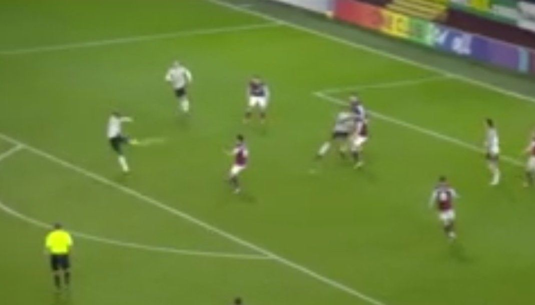 It only gets worse I'm afraid 0-0 away at Burnley and rashford has a chance to put the ball in the box but for some reason he decides to stall. He then plays a measured pass to pogba who volleys home to win us another 3 points! This type of decision making is costing us ffs.