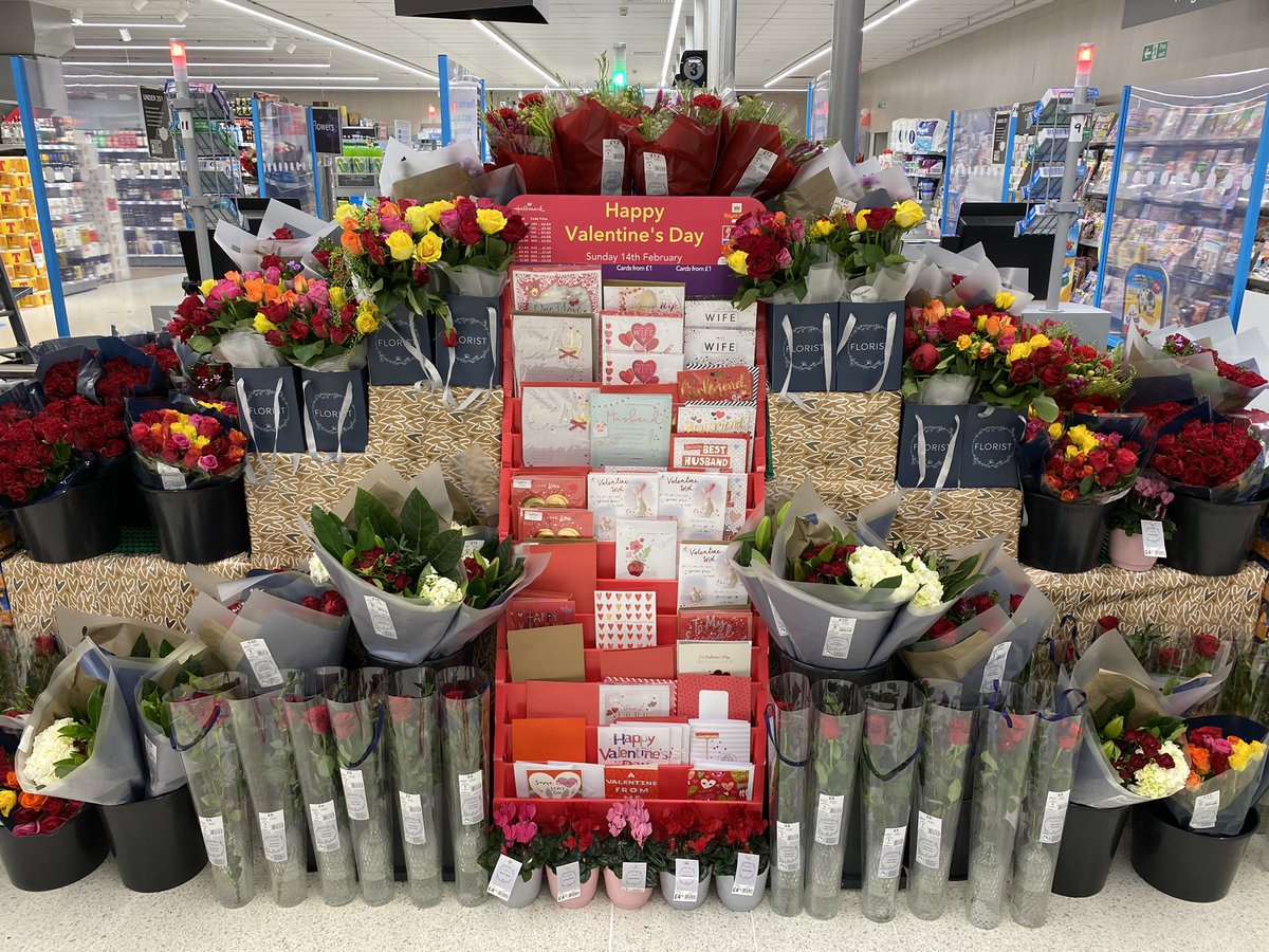 Don’t forget the flowers this weekend 🌺 #ValentinesDay #Portree

<a href="/DSimps0104/">Daniel Simpson</a> <a href="/mccarthy_1888/">Michael McCarthy</a> @AreaNO0104 @No01Region