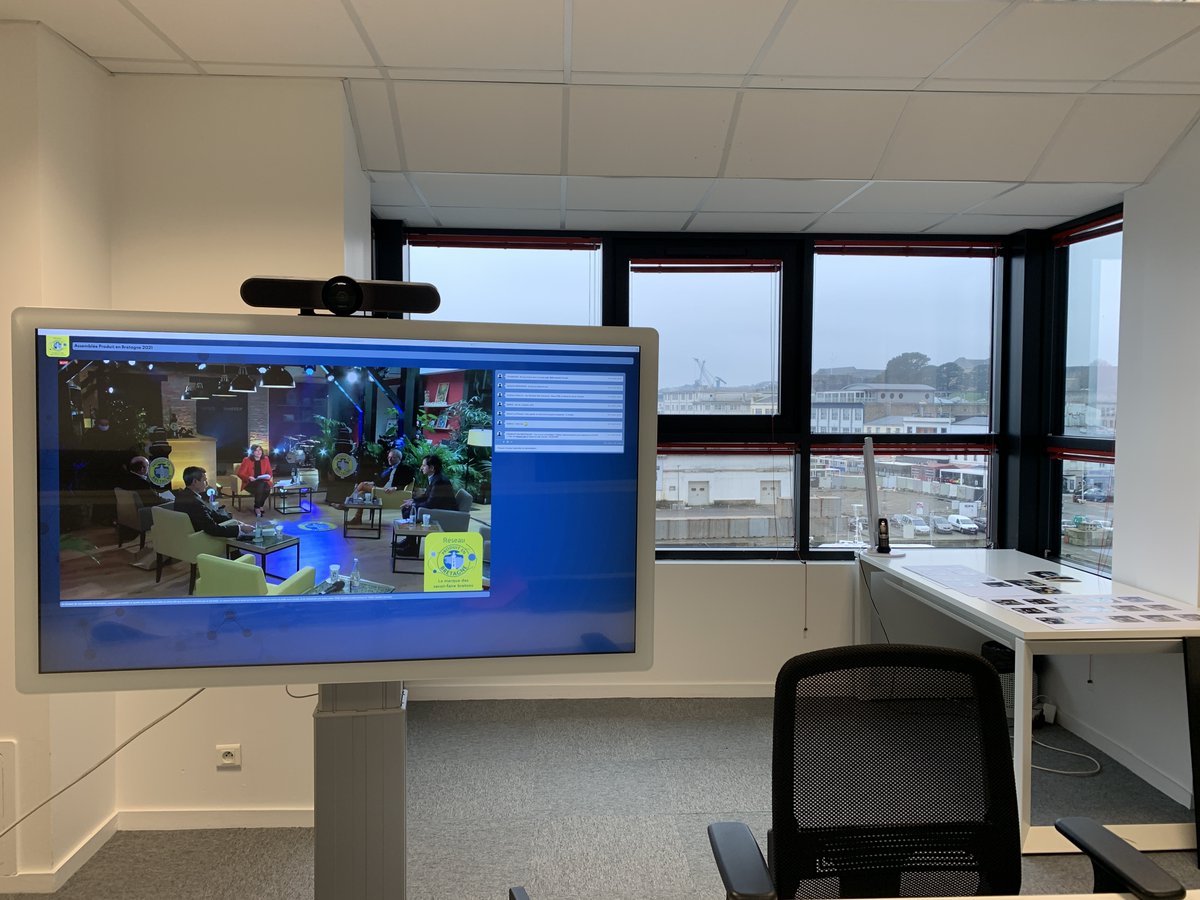 Laura_Ditiere's tweet photo. @produitenbzh  - En direct de l'agence de #Brest pour suivre l'#AGPEB ce matin, un bel événement 100% digital ! @Studio4c1 https://t.co/BFKVEEhzJD