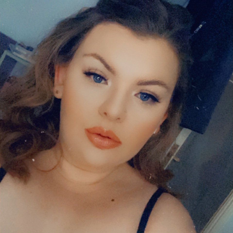 CharWills29's tweet photo. @OnlyFansHero 🍑Curvy 
🖤Milf
🇬🇧British
📍Daily posts
📥Interactive with fans 
🐱Fucking myself
🧸Toys 
🌊Squirting 
🎥Stripping 
👩‍❤️‍👨B/G
😈Fetish/kinks
🏅Competitions
https://t.co/rmCAcv0mNo https://t.co/MAwoeB75TU