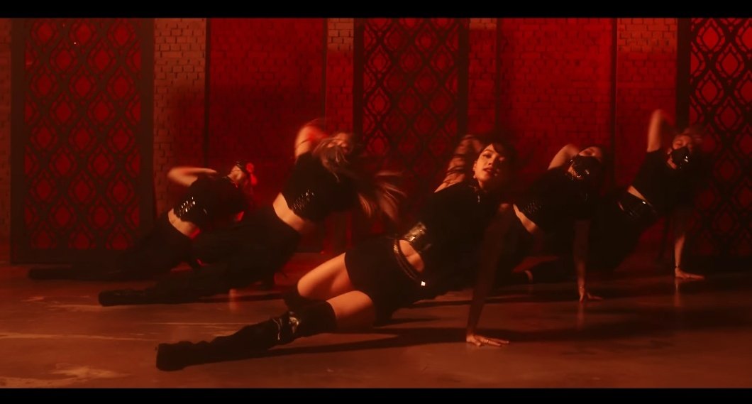 "I'll meet you up on any level"She's supposed to stick to the role given to her, she's supposed to be the "foreign member and the dancer of the group", but Lisa knows very well she's capable of doing it all and doesn't want to stick to one role just because it conveys others.