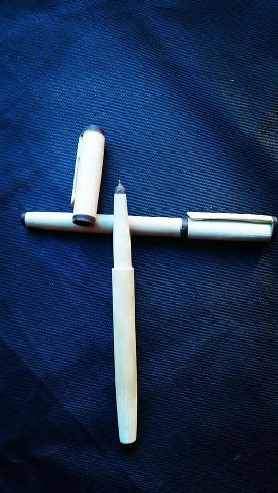 FestKerala's tweet photo. 'Ink Pen' Do you remember? we used to write with this amazing pen in childhood so that our handwriting improves more. Our artisans made this product alive. Get an opportunity to connect artisans and their amazing bamboo products.
https://t.co/wAsxyNVUKn https://t.co/x1sokvrHNb