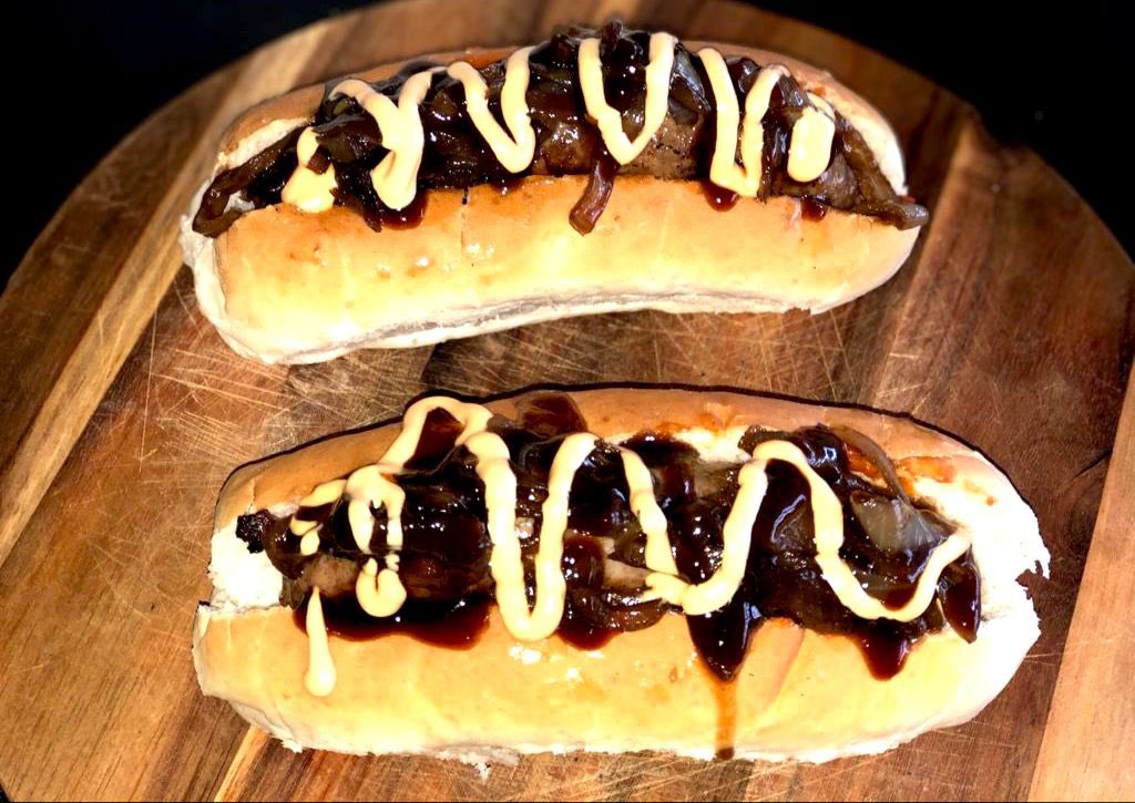 the_diginnplk's tweet photo. Ke Friday get yourself a Wors roll with chips or without chips... #thediginnplk #GalaxyS21 #MensConference2021 #PlatinumFridays https://t.co/YUO17sZ8dd