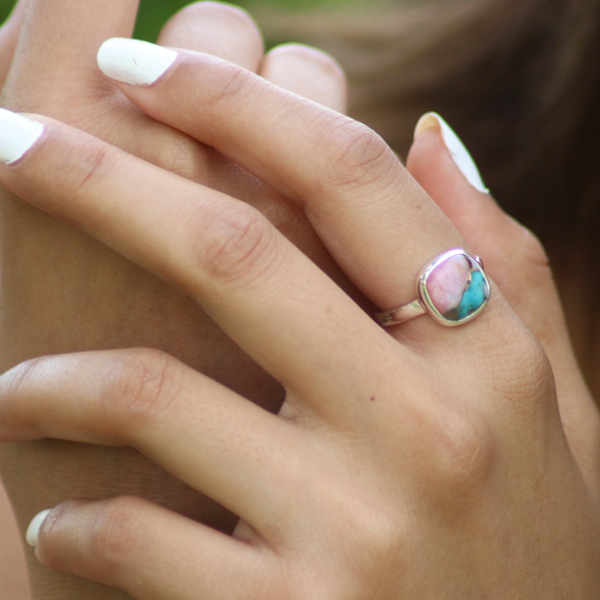 BaniThaniStore's tweet photo. This Valentine’s Day surprise your special one with the special gift, she truly deserves💕
Turquoise Pink Opal Copper
❤is… 20% OFF✨
Visit Our Store: https://t.co/c8vVsRKKsh
#pinkopalcopper #turquoisejewelry #handmadejewelry #ValentinesDayGift #hugday2021 #valentinesdaygift https://t.co/76H0jZ2K4Y