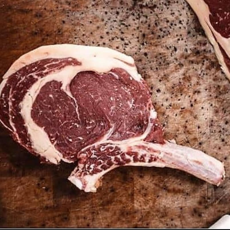 ⚠️ Strictly for #meatlovers ⚠️

📲 Check out Wyndham's on the Our High Road app to sort your #valentines #datenight 

Handmade #beefwellington or epic long bone #tomahawksteak #perfectforsharing 💞

Pick your wine in app too from <a href="/mummywineclub/">Mummy Wine Club</a> @theitalians_chiswick