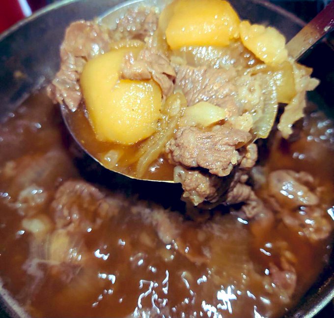 サーヤディナー!
肉じゃが作ったよ♡(人参は素で入れ忘れた) 