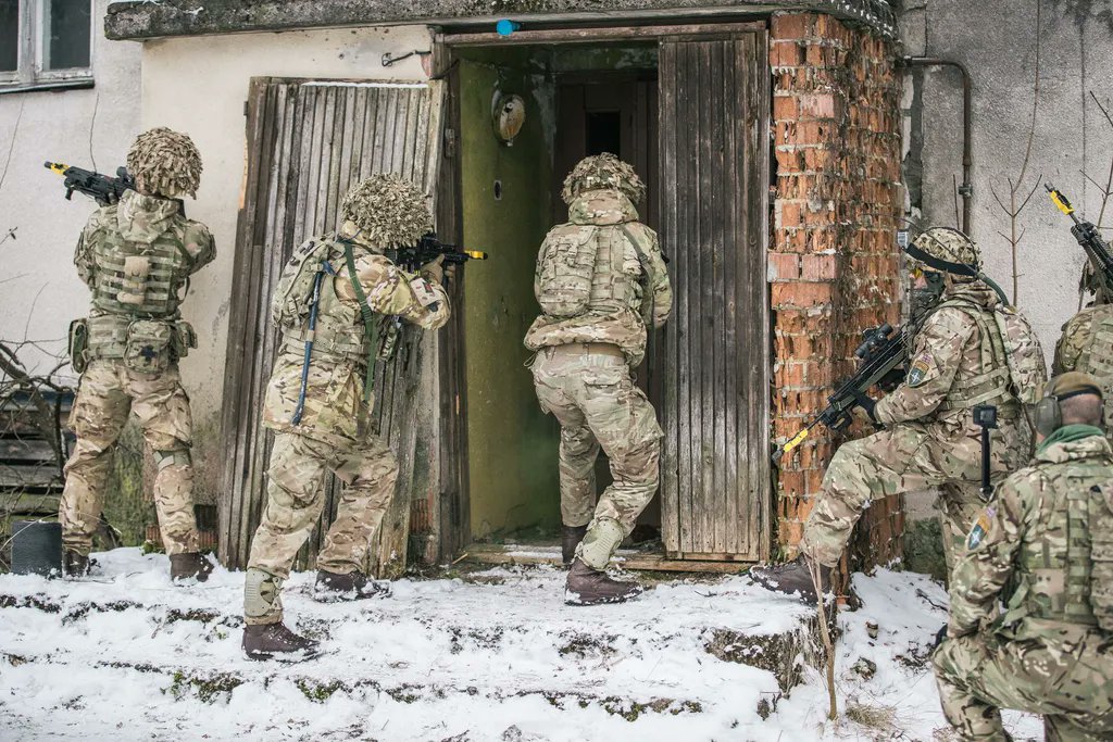 Forcible entry and tactical breaching are arguably the same general area but the former tends to be seen in a fire and rescue or policing context, the latter, molle everywhere, matt black finishes and a gazillion times the price!/2