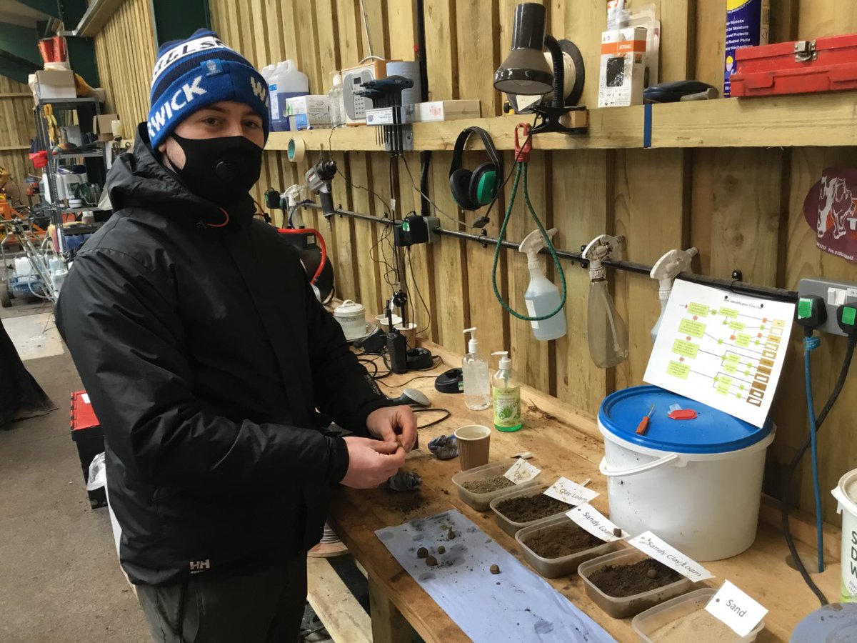 Connor - Sportsturf Apprentice from Warwick School getting in his last bit of revision of soils before his End Point Assessment next week. Good Luck Connor 🤞🎓
#NAW2021 #BuildTheFuture