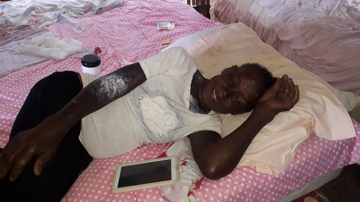 Estamos construyendo la casa🏚❤ para la señora Segunda Cevallos Erazo, madre de familia con enfermedad aún no diagnosticada, tiene 5 hijos menores de edad. Será una casa de 6×11 de hormigón y nos hace falta...recaudar para   la mano de obra ¿Te unes? 0984572757