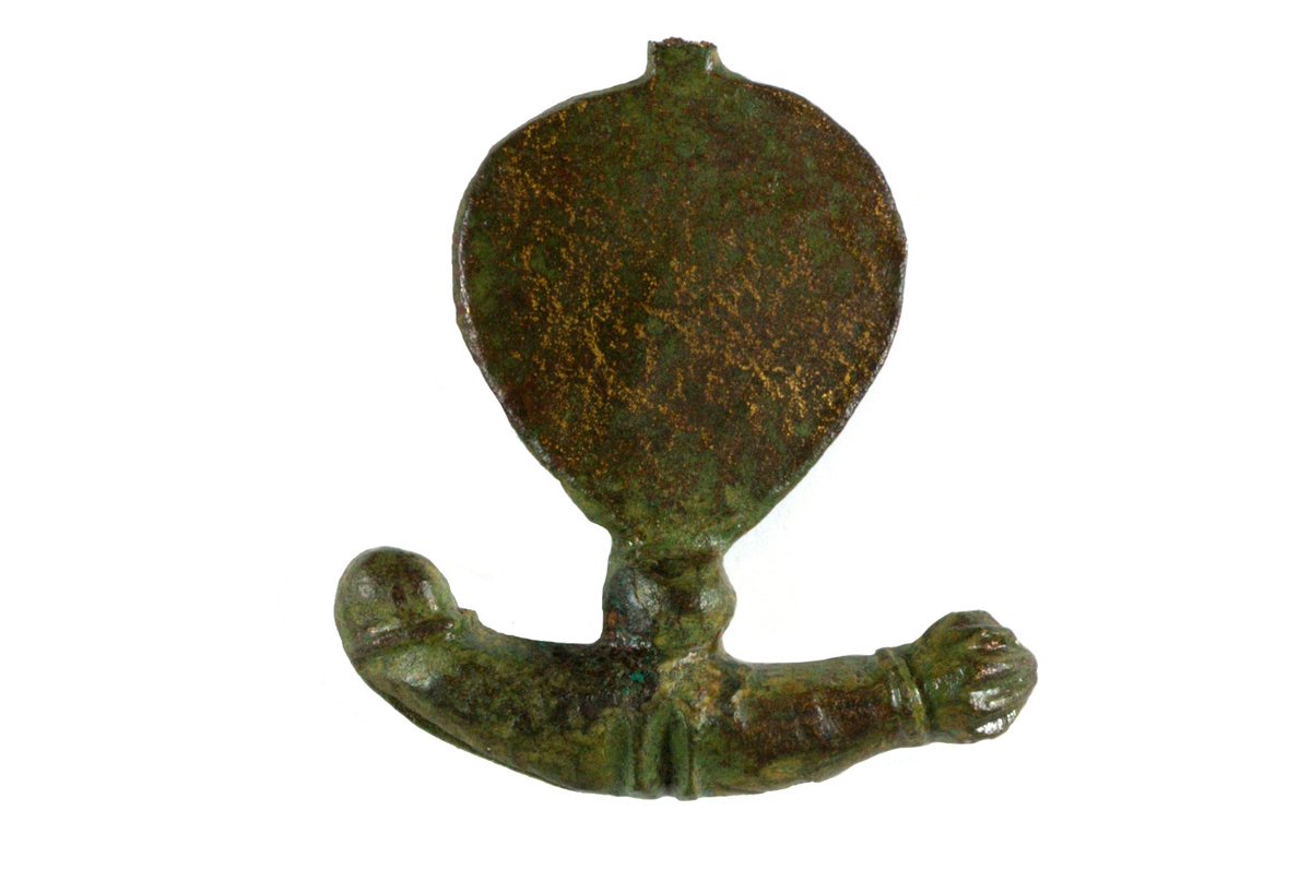 Lady parts aren't as common, but are sometimes represented as a fist making a cheeky gesture (manus fica) like on this pendant!The mid-pint in between the fist-and-phallus decoration is highlighted by a groove & 2 raised strips - possibly a vulva  #SauciestObject  #CuratorBattle