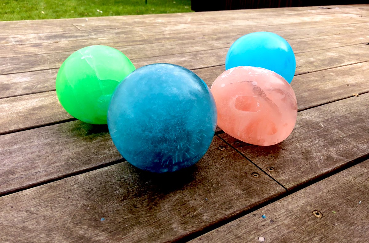 ElinGillard's tweet image. Giant ice marbles are brilliant fun! #screenfreelearning @Oaklandsschool