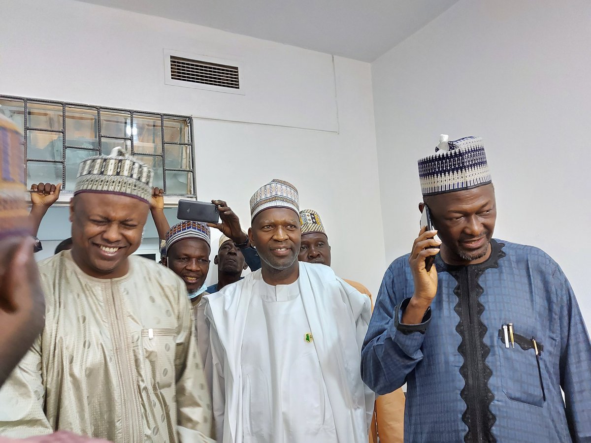 MinistrySci's tweet photo. Borno Reopens NIMC registration and setup 28 new centres.

It was recall that on the......... Prof. Babagana Umara Zulum directed the state NIMC registration to stop enrolment due to the lack of crowd control, not adhering to the Covid19 protocol and other security reasons. https://t.co/g5xHXdhovV