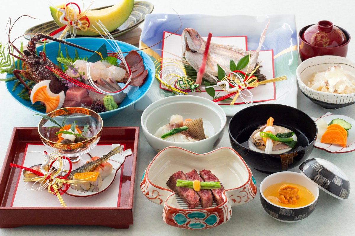 花ごよみ東京 和食レストラン 当店のお祝い会席は縁起物として欠かせない 蛤 や 鯛 をはじめ 季節の食材を使用した華やかな料理をご用意 特別な日に相応しい料理となっております ランチ ディナーともに皆様のご予約をお待ちしております 詳しく