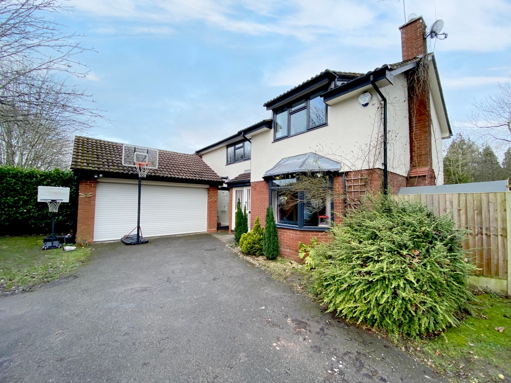 🤟Take a look at this fantastic Balsall Common home, Five bedrooms, three reception rooms and set on a wrap around plot. 

Balsall Street East, Balsall Common £660,000 (OIRO)

rightmove.co.uk/properties/775…

#BalsallCommon #Meriden #Knowle #Dorridge #Kenilworth #Lapworth #Berkswell