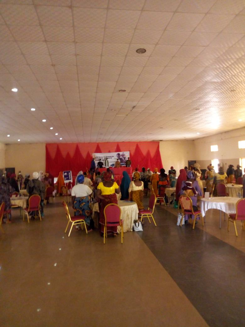 JosephOjoSimon1's tweet photo. A cross section of women chanting "I Stand For Peace in Southern Kaduna" @ the #IPeaceSK women Confidence and Capacity Peace-Building Round Table Dialogue holding today 12/02/2021 in Kafanchan...
#IPeace Sk https://t.co/5l3Gd4e3zD