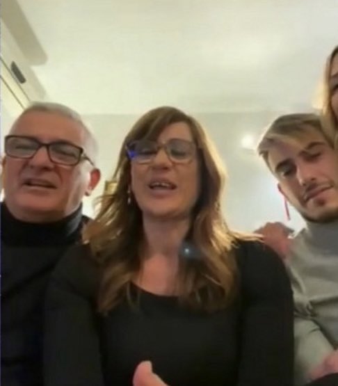 softbitch_x's tweet photo. stagione 1                    stagione 2

#GFvip https://t.co/MXhiTR7Lug
