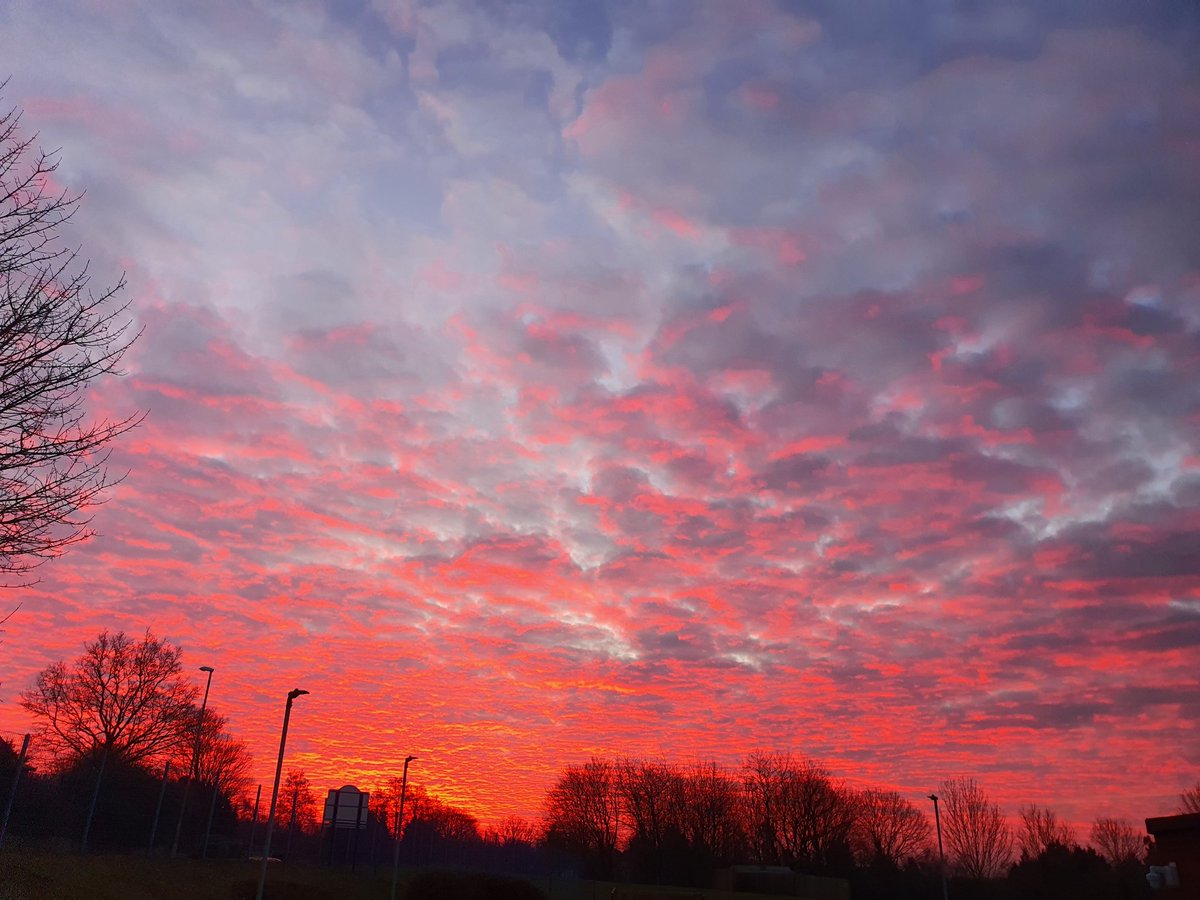 Sunrise over St Mary's school car park at 7.10am this morning. How beautiful does it look! <a href="/metoffice/">Met Office</a> <a href="/OlicatSchools/">OLICAT Schools</a>