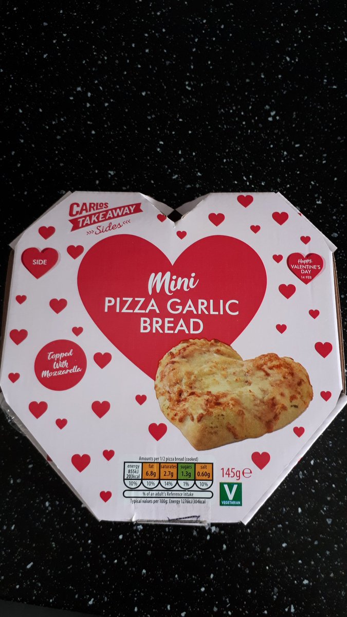 Jonnnnay's tweet photo. @beardmeatsfood so aldi are selling heart shaped garlic bread. Easy present for Mrs B ? https://t.co/5woWrDChgu