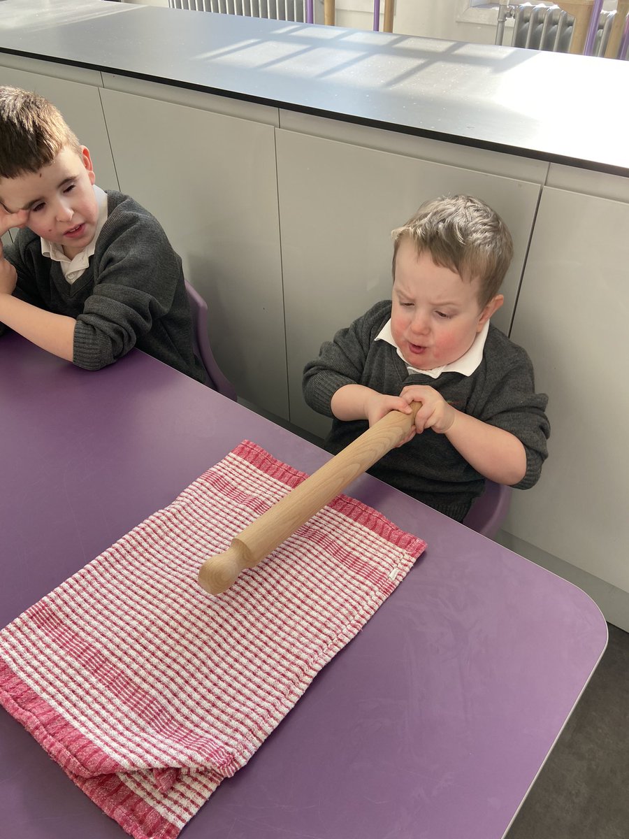 WindmillSparkle's tweet photo. Yes it’s Enterprise Suite day! Whoooop! Mini egg, chocolate rice crispy buns been made for our Valentines party this afternoon. What a wonderful end to the half term. #musicfederation https://t.co/Ftz7HGUEGw