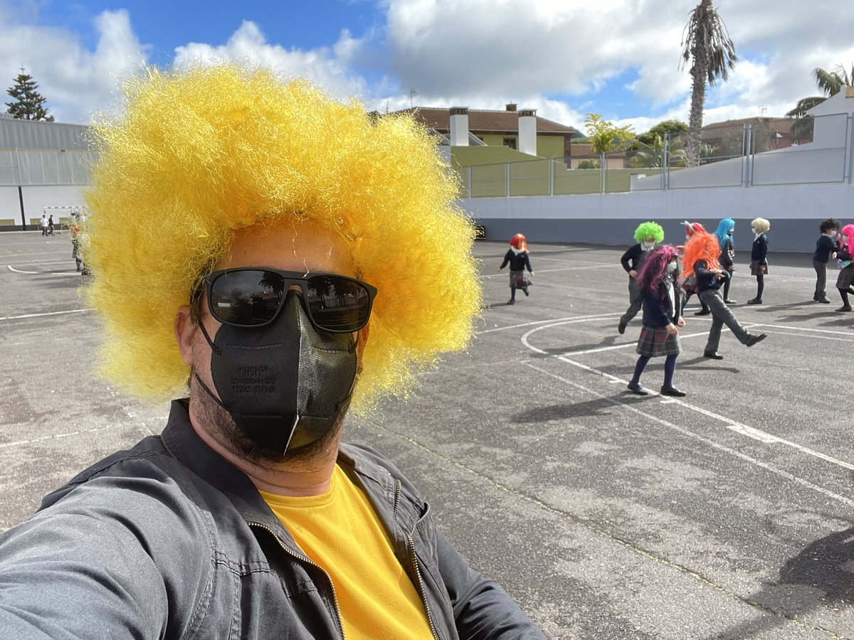 itielleon's tweet photo. Hoy #YoMeMandoLaPeluca y los compis del @buenconsejoll porque nadie ni nada nos puede quitar el espíritu del #Carnaval2021 @palanteTuiter https://t.co/AtWNwDSipq