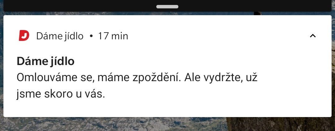 Milé <a href="/damejidlo/">Dáme jídlo</a>, když už 40 minut ukazujete doručení za 20-30 minut a kurýr na mapě odpichuje 10 zastávku, tak tímhle mé spokojenosti fakt nepomůžete.