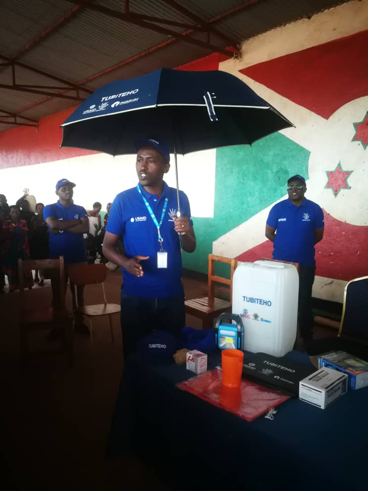 PSI_Burundi's tweet photo. #TUBITEHO
Distribution d’un kit de travail aux Agents de Santé Communautaire de la province sanitaire de @KarusiProvince qui font la prise en charge à domicile des cas de paludisme.
#usaidburundi #projettubiteho #psibdi #pathfinder https://t.co/zhtR99WYYG