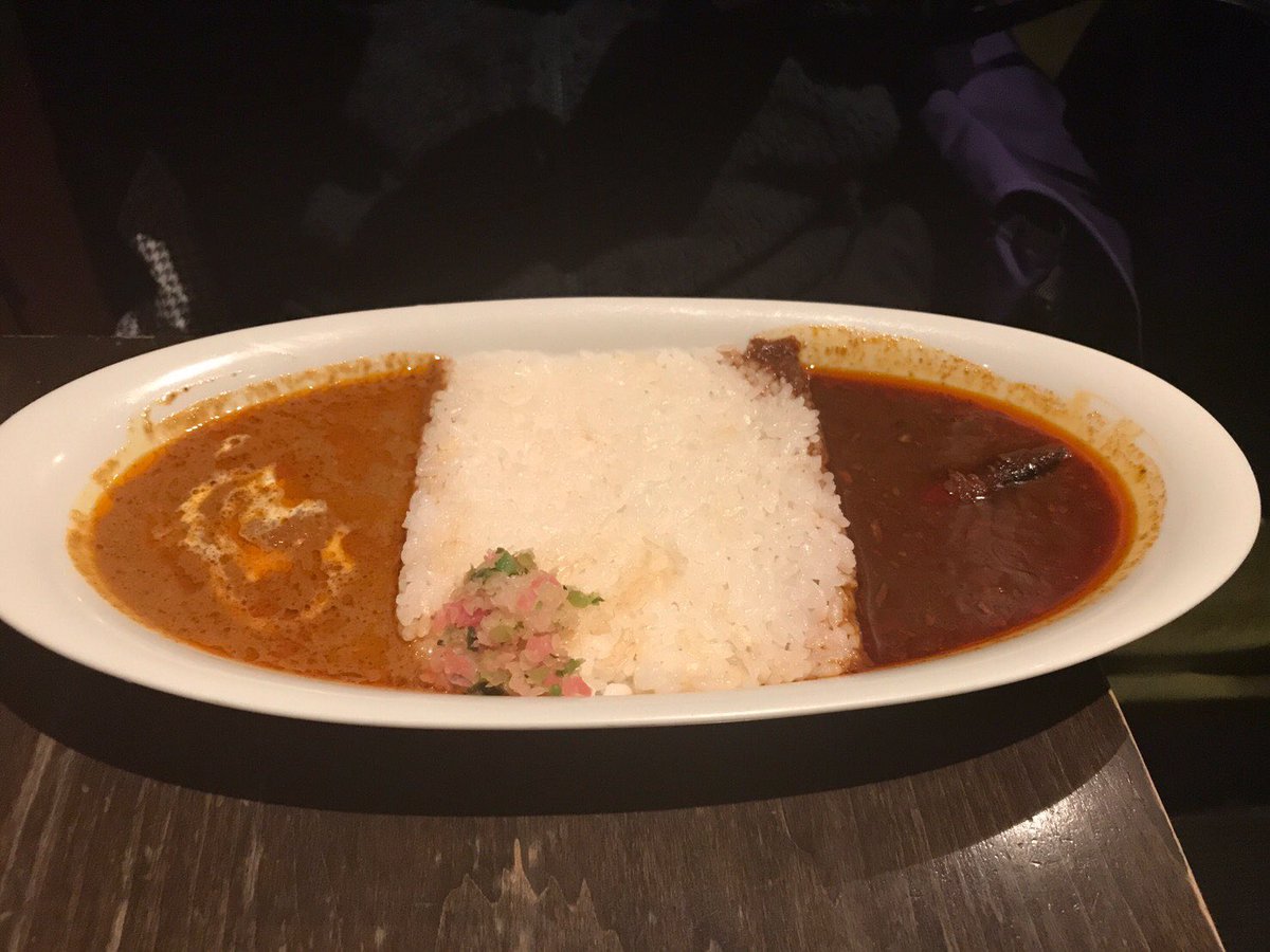 カレー屋•カマルに行きました。
ビーフカレーは非常に辛く汗がいっぱいでましたが、癖になる辛さでまた食べたいと思いました。
#カマル #京都カレー