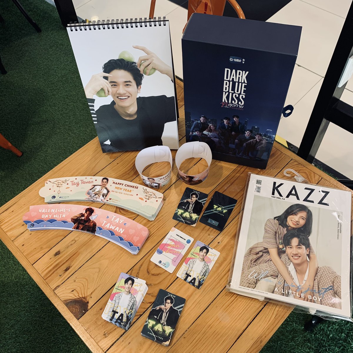 btsvtlife's tweet photo. attended my first ever (mini) cupsleeve event today and i’m so happy it was for you @Tawan_V 💙✨
#ChaobaanProject https://t.co/IonEO0TQKB