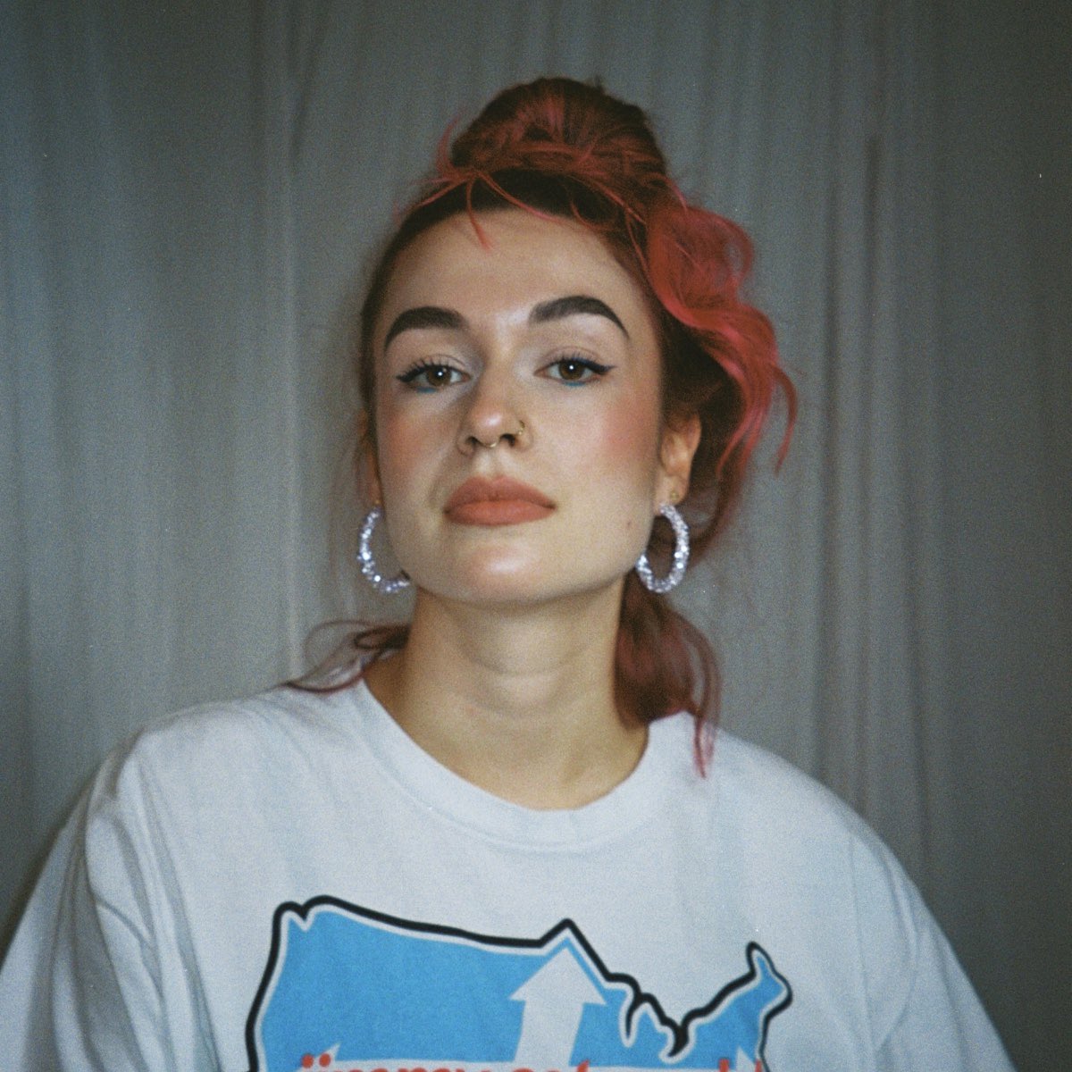 duncan_pym's tweet photo. It was a real joy to work with @kahllamusic on her new chapter of music. Her new single Thread is out today 🧵 Produced by myself and Kahlla, mixed and mastered by me.

Big shout to @mattdinnadge joined us to lay down some serious bass.

Photo: @JoeHaeger https://t.co/zSCLlFKIl6