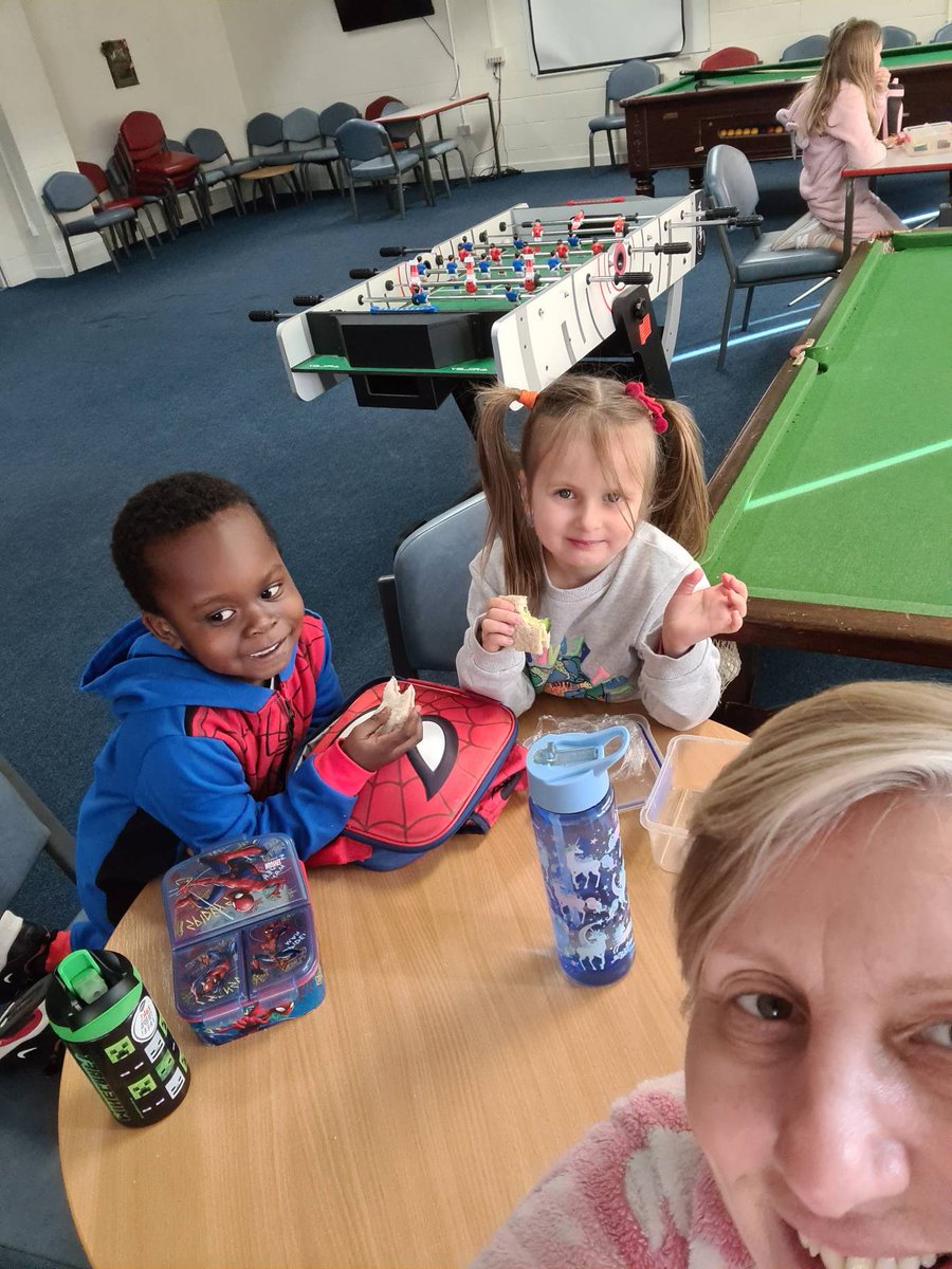 StaffordGrammar's tweet image. I had the pleasure of eating lunch with these two in my pyjamas. 
#SGSBeSomeone #SGSPrep #SGSReception