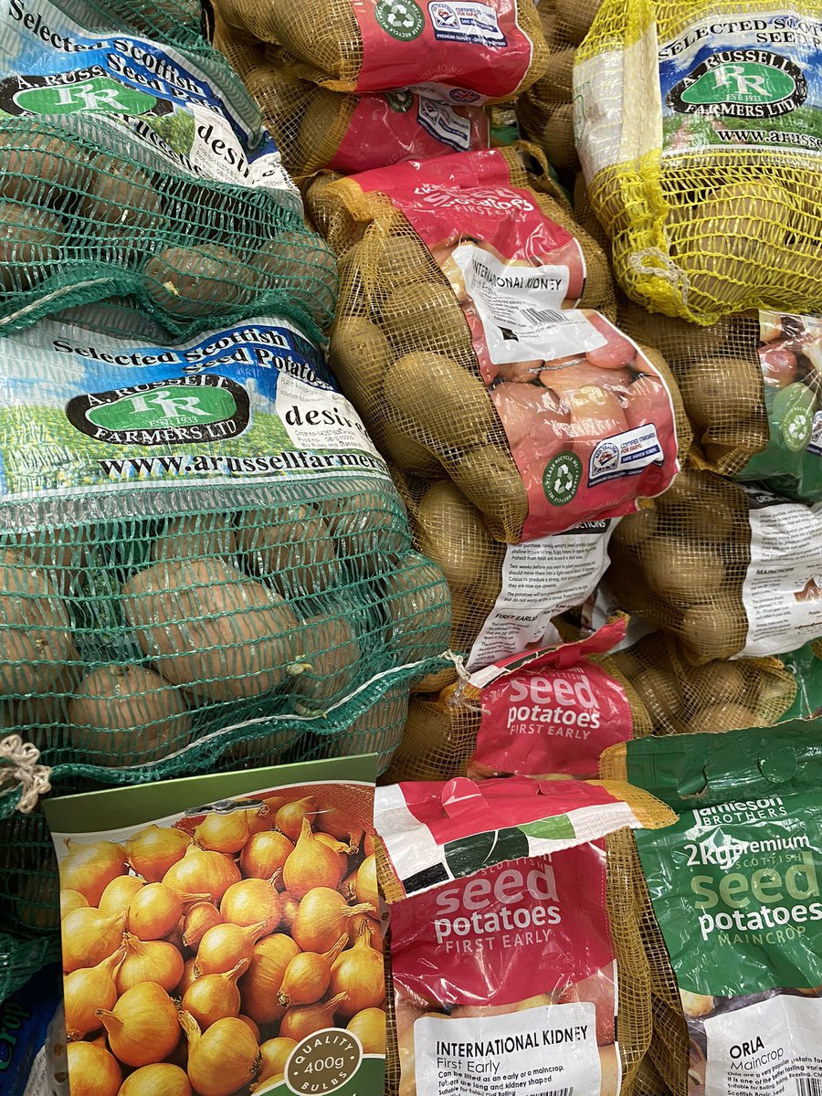 Fancy growing your own potatoes or onions? Why not get prepped and ready for planting? We’ve just had delivery of our seed potatoes and onions, so pop into our depots and get yours while they’re still available 🥔🧅