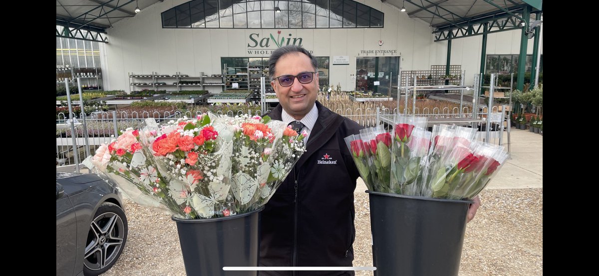 Fresh 🌹🌹🌹🌹🌹🌹 in stock now #valentines #balentinesday @NisaLocally @DacorumBC @HemelTownYthFC @hemelfc @HemelFans @tudorsacademy @tudorsacademy