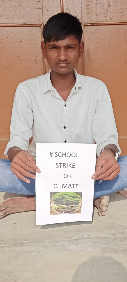voicetopeople's tweet photo. #Friday_for_future
Save the world now.
Act now.
#school_strike at Panchayat Bhawan Bisapur.
@LicypriyaK @AaravSeth_ @arifismail0 @Fridays4future https://t.co/sj65Jc9Q1X