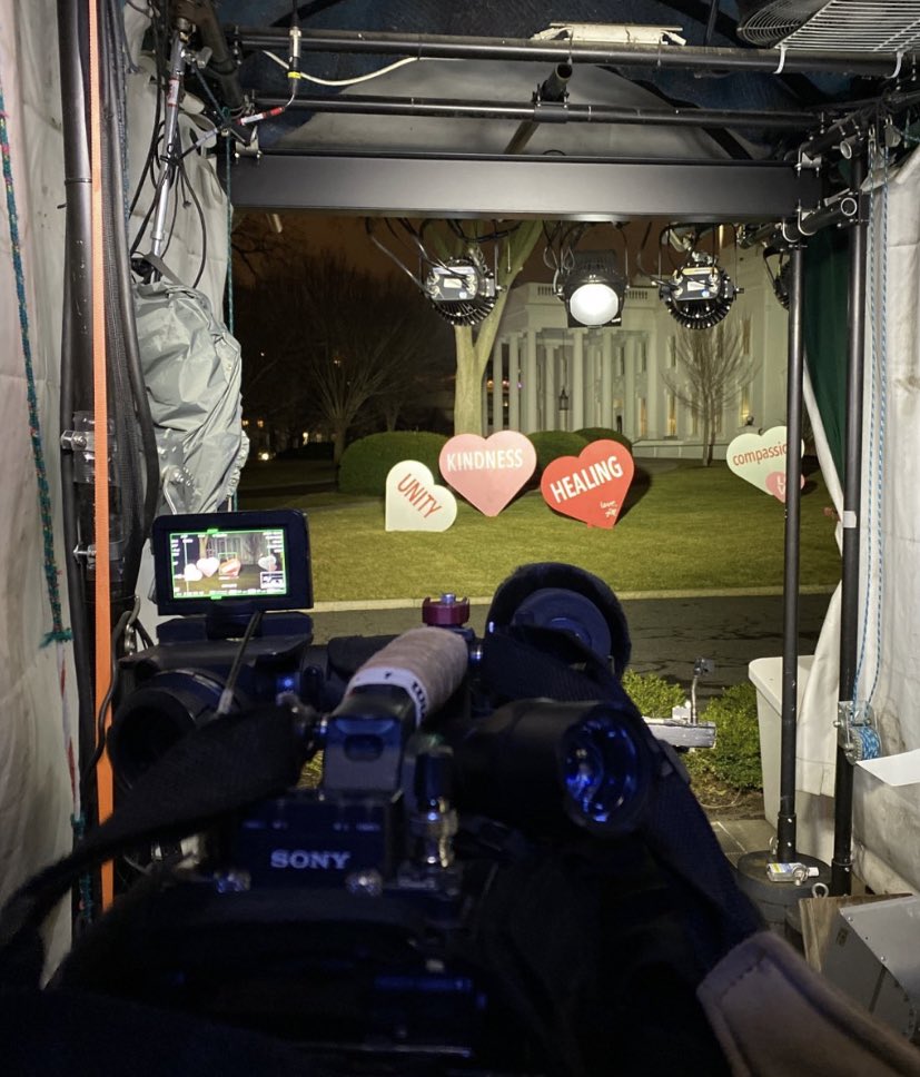 KateBennett_DC's tweet photo. . @FLOTUS overnight had giant hearts installed on the North Lawn of the White House - strategic placement will have them seen via TV cameras as backdrop to reporters’ hits. (📷 by @betsy_klein) https://t.co/vhGUd1N54F
