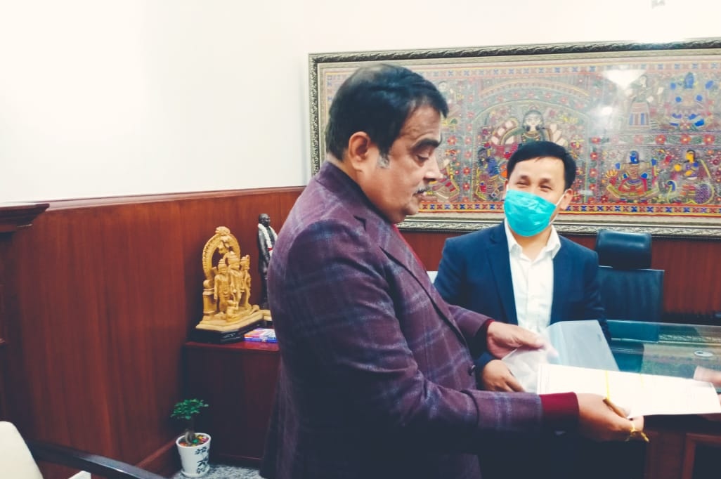 RebatiTripura's tweet photo. Had constructive meeting with Union Minister Shri @nitin_gadkari ji at New Delhi.

Discussed in detail regarding the alignment of NH-44A and urged to him for construction of a new Brigade substituting the Bipin Setu at Ambassa.

I thank hon'ble Minister for his kind cooperation. https://t.co/C2a1enzEz6