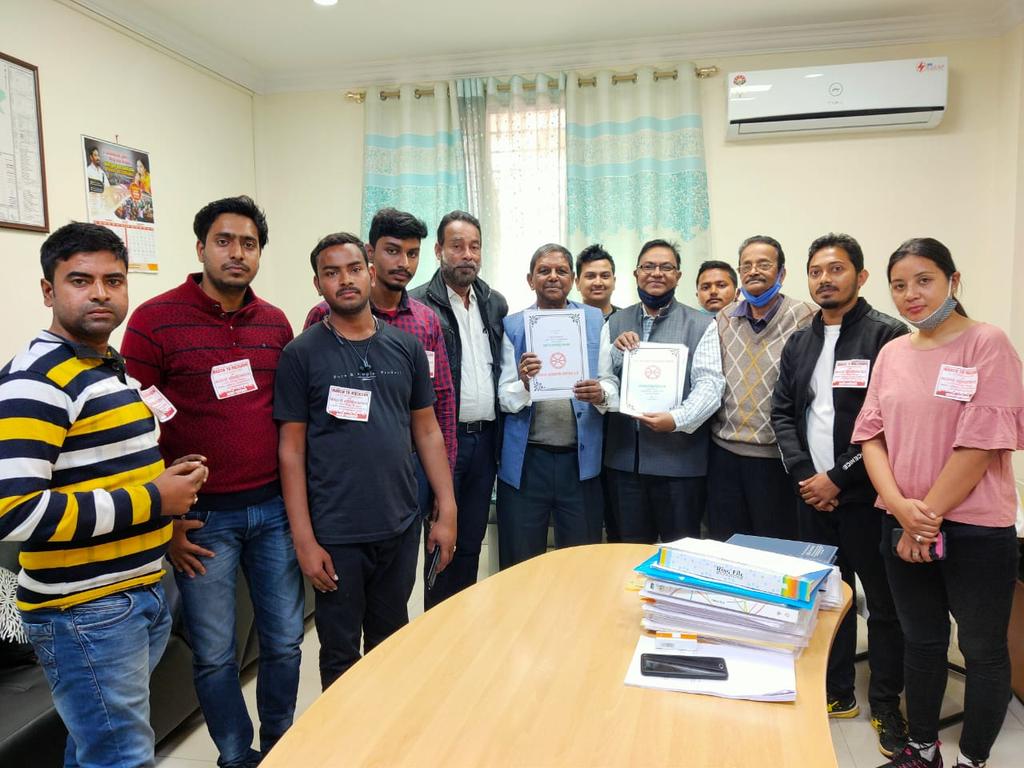 AIRAAAOFFICIAL's tweet photo. Glimpse Of NFR,ASAM Protest :
#RailwayApprenticesProtests https://t.co/fq0xQwDRiq