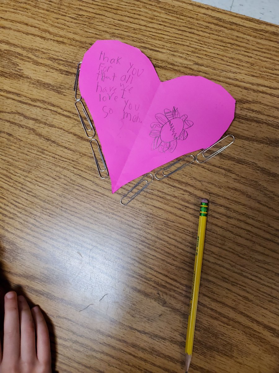 MissPettit1's tweet photo. The area of my heart is still filled with joy from this impromptu exploration lesson! Gave Ss paper clips and simply asked them to measure their valentine.  This led to an introduction to area and perimeter (above grade-level standards!!). Student-led learning FTW! @OceeElem https://t.co/NEcBCnwDSu