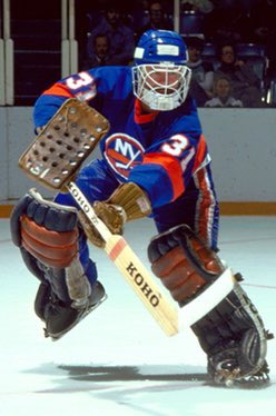 sandropacheco71's tweet image. #BillySmith is a former #Goaltender who was #Drafted 59th overall in the 1970 #NHLEntryDraft by the #LosAngelesKings. He won 4 #StanleyCups with the #NewYorkIslanders and was the first goalie to be credited with a goal. #GoaliesOfThePast #RetroGoalies