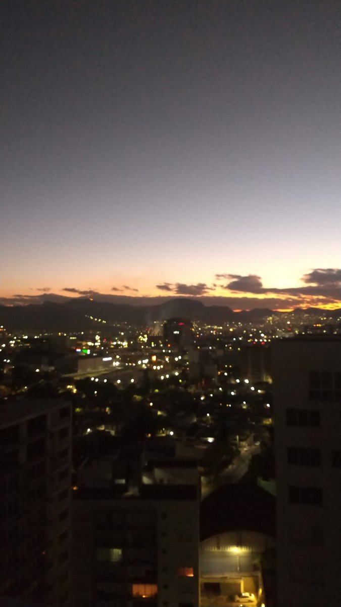 EthanJara's tweet photo. Viernes 12 #6am #RayansoElSol @salvenseustedes @vicdel @pollo_rock1 @airelibre_fm #6amRules ! https://t.co/2lQlwQZFWw