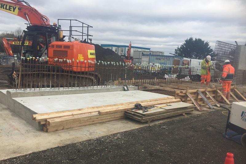 jtmackley's tweet photo. 📰 The North Portsea Island Coastal Defence Scheme could be a blueprint for other areas at risk of flooding, as it features the first textured seawall specifically designed for inter-tidal ecology in the UK.

👉https://t.co/Sl90IPAerF

#Mackley https://t.co/RqP79Tix3c