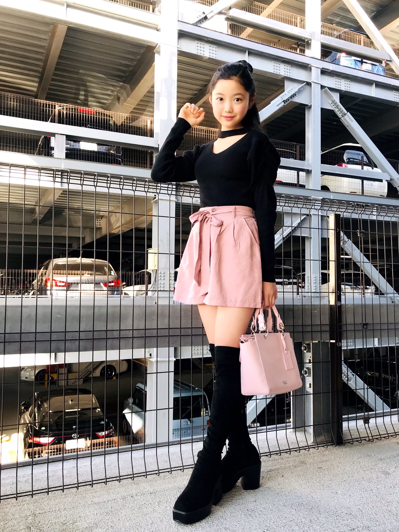 تويتر 仁科心花 Nishina Konoka على تويتر きのうのコーデ ちょっと気に入った 黒 ピンク のコーデ パワショルニット ショーパン ニーハイブーツ 黒ピンク Jc Jc1 中学生コーデ 全身コーデ T Co 2s4sbg7vaa