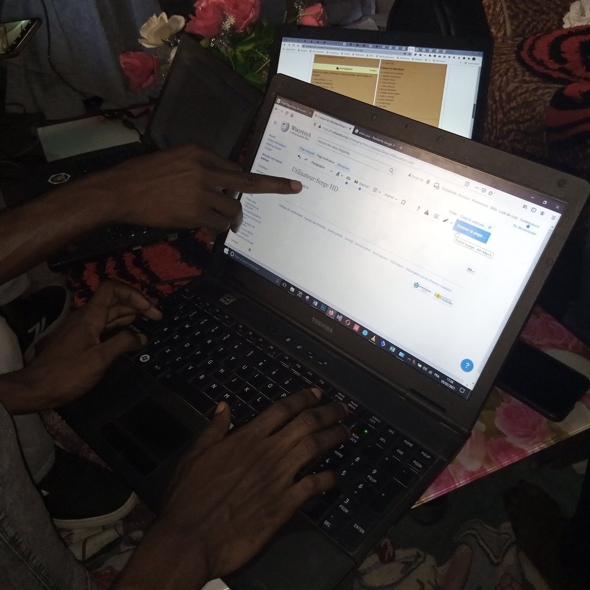 abelmbula's tweet photo. #wikipermanence du 6 #fevrier 2021 par #Wikimediardc. Ici la #wikipedienne @MaryAembe entrain de coacher. Prochain RDV aujourd'hui. Vs pouvez ns joindre sur https://t.co/vXDDWori6v
@MadikaYves @NasibuEl @Pyb75 @WikimediaCM @WikiFranca https://t.co/ncyqdbtPMq