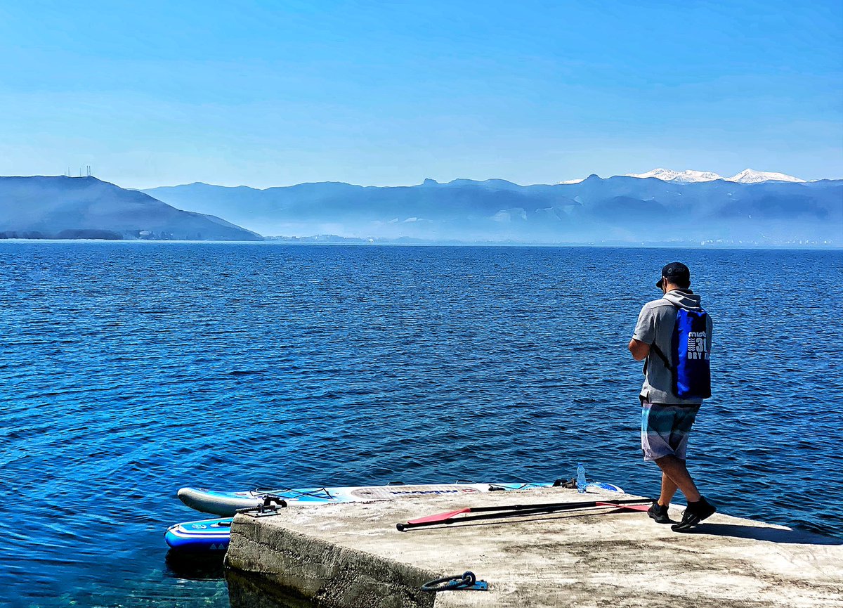 paddleklub's tweet photo. IT’S FRIDAYYYYY ❄️🏄‍♀️🇲🇰🏄‍♂️🏔😍 
 Wonderful Sunny Winter Sesh 
•
•
•
For More FOLLOW:
https://t.co/ymkasVgqnb
#paddleklub
#sup 
#paddleboarding
#standuppaddle
#supping
#lakeohrid
#supohrid https://t.co/jdW70ZguXs