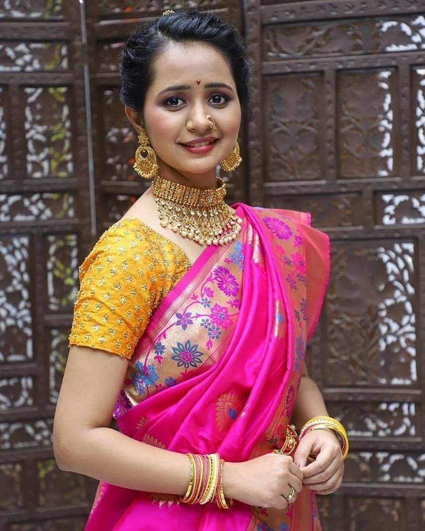 KnvMarathi's tweet photo. कसा वाटला गौरीचा हा लुक 😍 https://t.co/Pf28fAhdm8